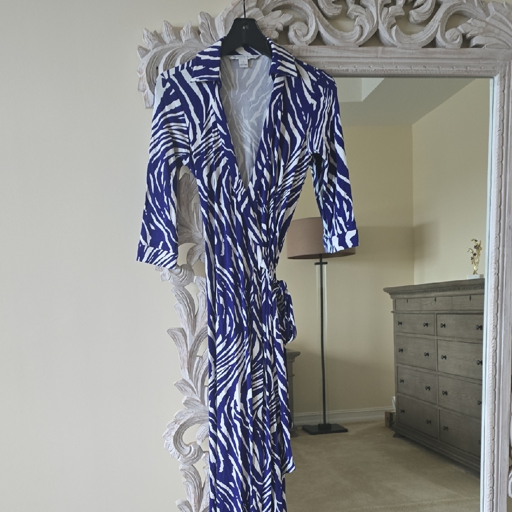 Stylish Blue and White Women's Wrap Dress